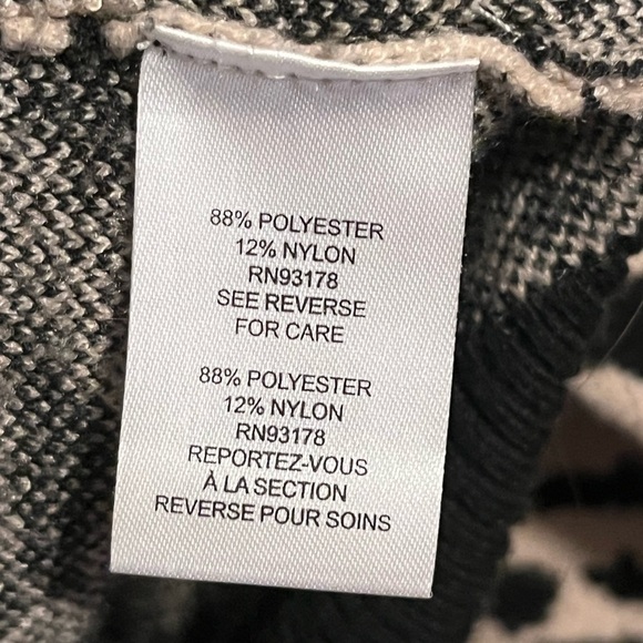 T Tahari Leopard Print Crew Neck Sweater - Picture 7 of 9